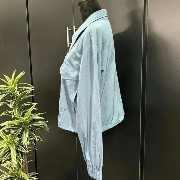 Yogalicious Windbreaker UPF 50+ protection,zip up,drawstring waist,chest pockets - Picture 8 of 13